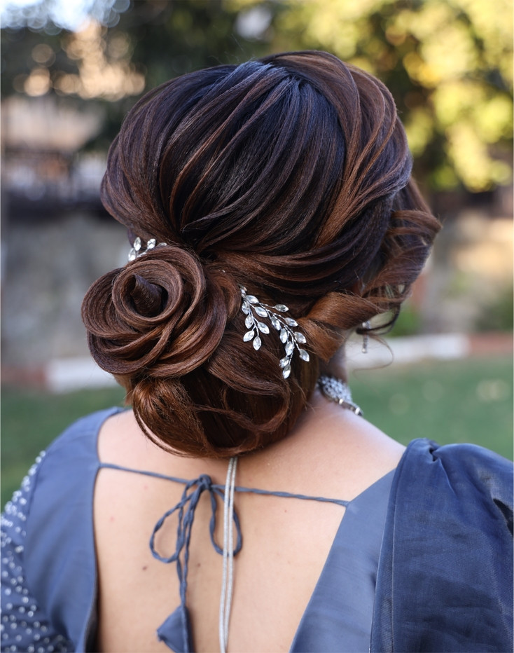 Classic Low Bun Hair Style Md0017