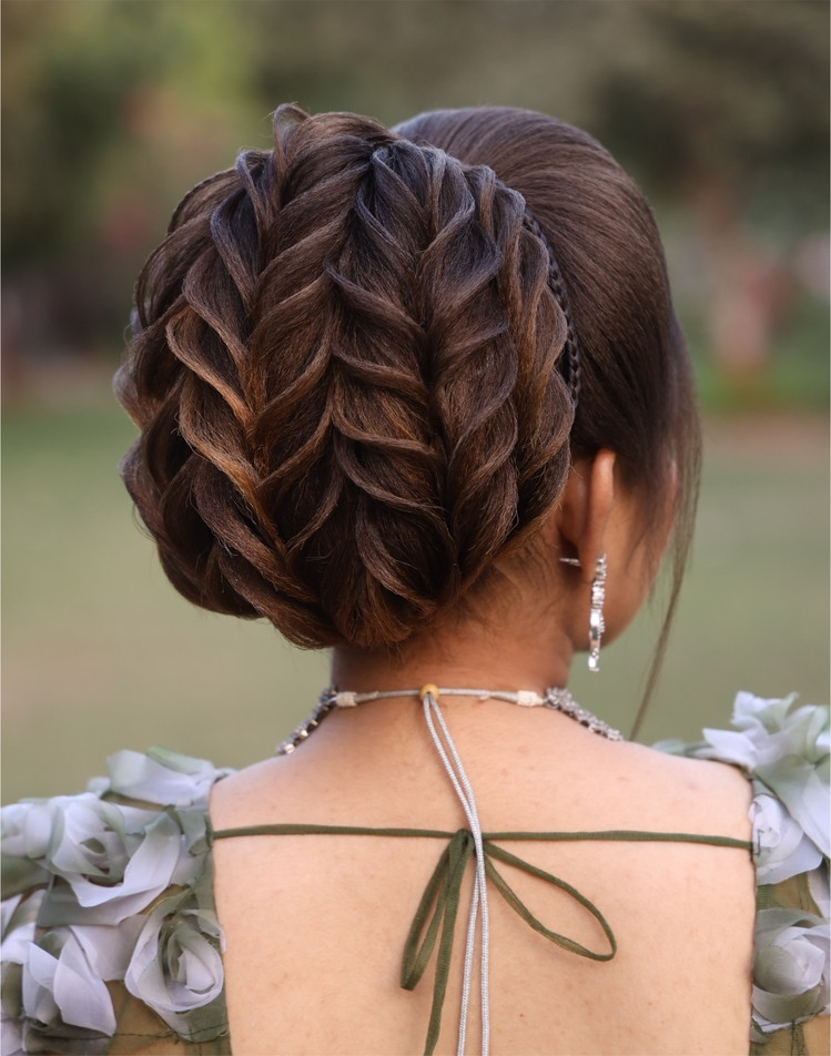Twisting And Pulling Technique With High Bun Hair Style Md0004