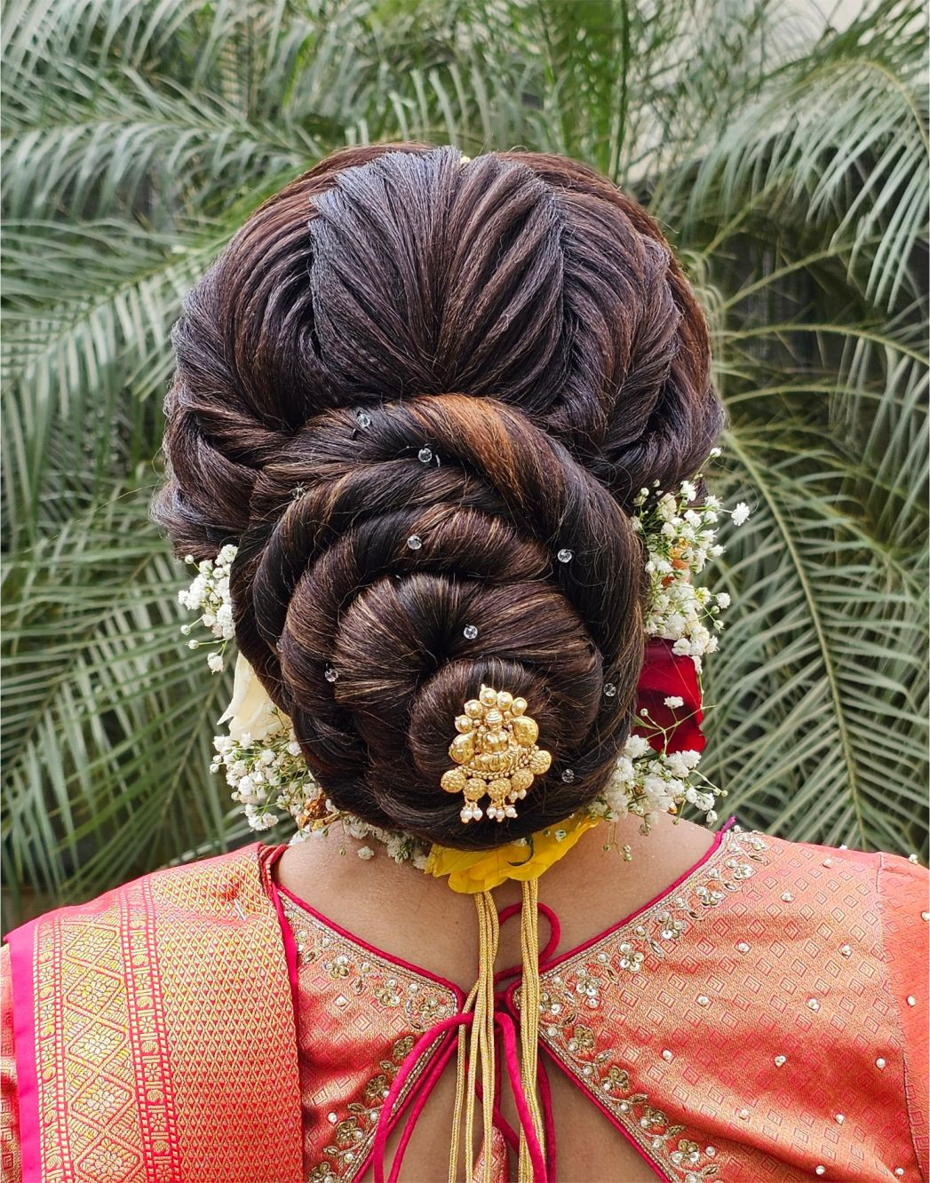 Twisting With Pulling Bun Hair Style Look - Rl0034